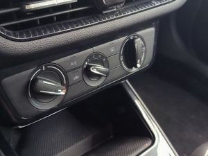 Skoda Fabia 1.0 Tsi 95 Cv Selection  - Foto 14