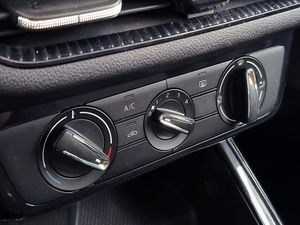 Skoda Fabia 1.0 Tsi 95 Cv Selection  - Foto 12