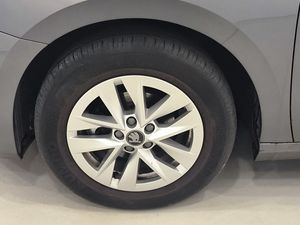 Skoda Fabia 1.0 Tsi 95 Cv Selection  - Foto 8