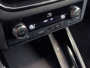 Skoda Kamiq 1.0 Tsi 110 Cv Ambition  - Foto 17