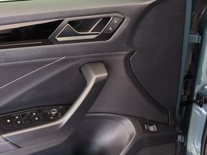 Volkswagen T-Roc 15tsi 150cv dsg r-line  - Foto 11