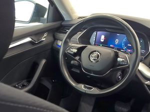 Skoda Octavia 2.0 Tdi 150 Cv Dsg Style  - Foto 19