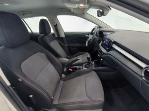 Skoda Fabia 1.0 Tsi 95 Cv Ambition  - Foto 6