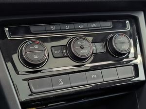 Volkswagen Touran 2.0 Tdi 150 Cv Advance  - Foto 19