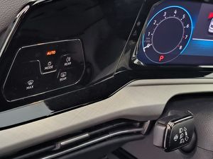 Volkswagen Golf 1.0 Etsi 110 Cv Dsg Life  - Foto 10