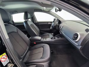 Audi A3 Sedan 35 Tfsi 150 Cv Design  - Foto 9