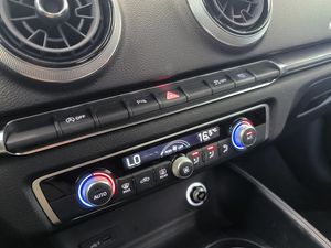 Audi A3 Sedan 35 Tfsi 150 Cv Design  - Foto 16