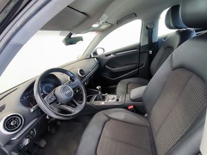 Audi A3 Sedan 35 Tfsi 150 Cv Design  - Foto 10