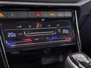 Volkswagen T-roc 1.5 Tsi 150 Cv Dsg R-line  - Foto 18