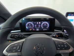 Volkswagen T-roc R-line 1st Edition 1.5 Etsi 150 Cv Dsg  - Foto 17