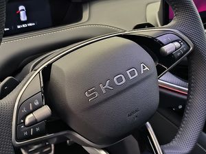 Skoda Elroq 85 Sportline 85kwh Batterie 210kw(286cv)  - Foto 10