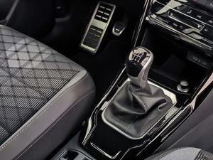 Volkswagen T-roc 1.5 Rsi 150cv R-line  - Foto 16