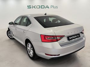 Skoda Superb 2.0 Tdi 150 Cv Dsg Ambition  - Foto 2