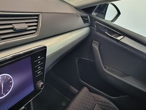 Skoda Superb 2.0 Tdi 150 Cv Dsg Ambition  - Foto 13