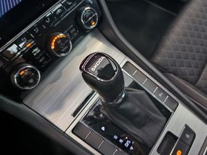 Skoda Superb 2.0 Tdi 150 Cv Dsg Ambition  - Foto 12