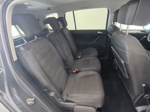 Volkswagen Touran 2.0 TDI 150 cv DSG MÁS  - Foto 6