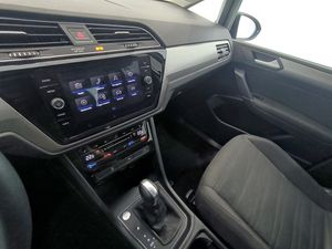 Volkswagen Touran 2.0 TDI 150 cv DSG MÁS  - Foto 17