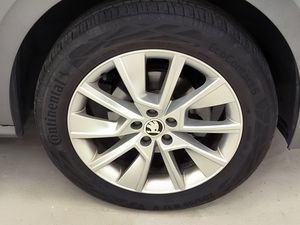 Skoda Kamiq 1.5 Tsi 150 Cv Dsg Style  - Foto 8