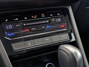 Volkswagen Touran 15 Tsi 150cv Dsg  - Foto 12