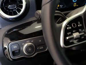 Mercedes Clase A 180 Sedan 136 Cv  - Foto 17