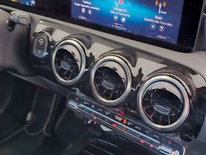 Mercedes Clase A 180 Sedan 136 Cv  - Foto 18