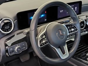 Mercedes Clase A 180 Sedan 136 Cv  - Foto 11