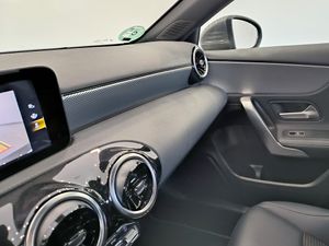 Mercedes Clase A 180 Sedan 136 Cv  - Foto 14