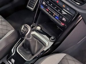 Volkswagen T-roc 1.5 Tsi 150 Cv R-line  - Foto 9
