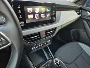 Skoda Kamiq 1.0 Tsi 116 Cv Selection  - Foto 24