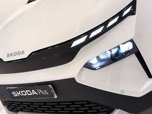 Skoda Elroq 60 63 Kwh Batterie 150 Kw 204 Cv Traccion Tr  - Foto 9