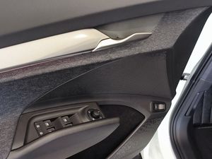 Skoda Elroq 60 63 Kwh Batterie 150 Kw 204 Cv Traccion Tr  - Foto 12