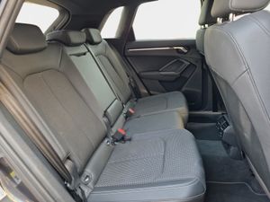Audi Q3 35 Tdi 150 Cv Stronic Black Line  - Foto 17