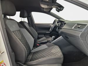 Volkswagen Taigo 1.0 Tsi 110 Cv Dsg R-line  - Foto 16