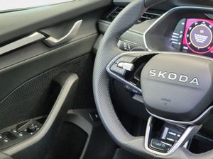 Skoda Octavia Combi Sportline 1,5 Tsi M-hev 150 Cv  - Foto 14