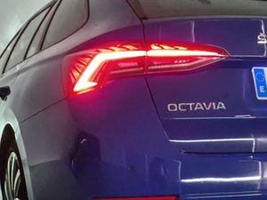 Skoda Octavia Combi 15 Tsi 150cv Dsg Ambition Plus  - Foto 26