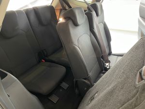 Kia Carens 1.7 CRDi VGT Emotion DCT 7pl Lux   - Foto 17
