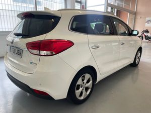 Kia Carens 1.7 CRDi VGT Emotion DCT 7pl Lux   - Foto 4