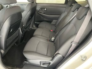 Kia Carens 1.7 CRDi VGT Emotion DCT 7pl Lux   - Foto 16