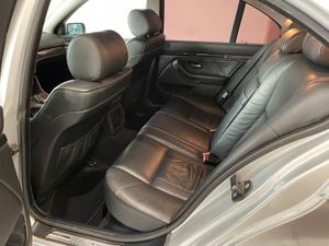 BMW Serie 5 525dA 163cv   - Foto 9