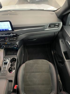 Ford Kuga Hybrid ST-Line X  - Foto 11