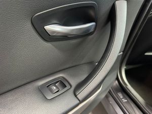 BMW Serie 3 318d  - Foto 15