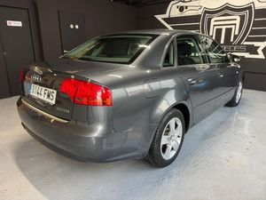 Audi A4 2.0 TDI  - Foto 4