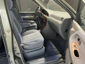 Kia Carnival 2.9 TDI LS  - Foto 14