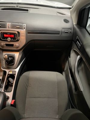 Ford Kuga Trend  - Foto 10