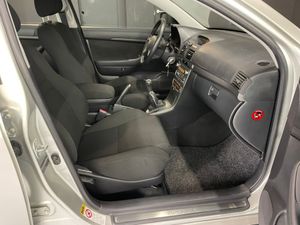 Toyota Avensis EXECUTIVE D4D 2.0 SW  - Foto 13