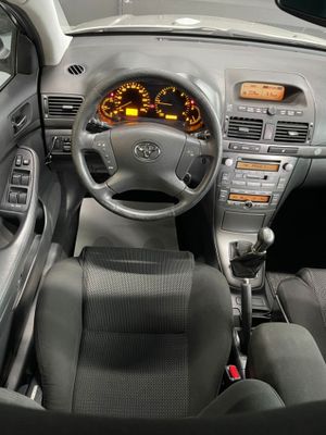 Toyota Avensis EXECUTIVE D4D 2.0 SW  - Foto 12