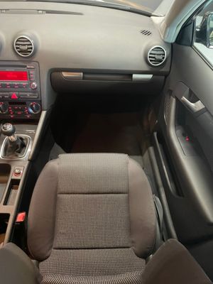 Audi A3 1.6 FSI Ambition  - Foto 13