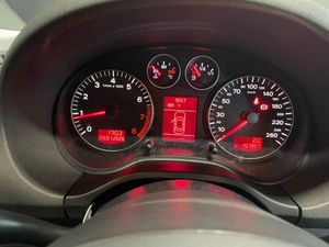 Audi A3 1.6 FSI Ambition  - Foto 15