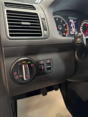 Volkswagen Touran Advance  - Foto 18