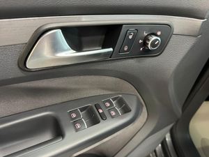 Volkswagen Touran Advance  - Foto 19